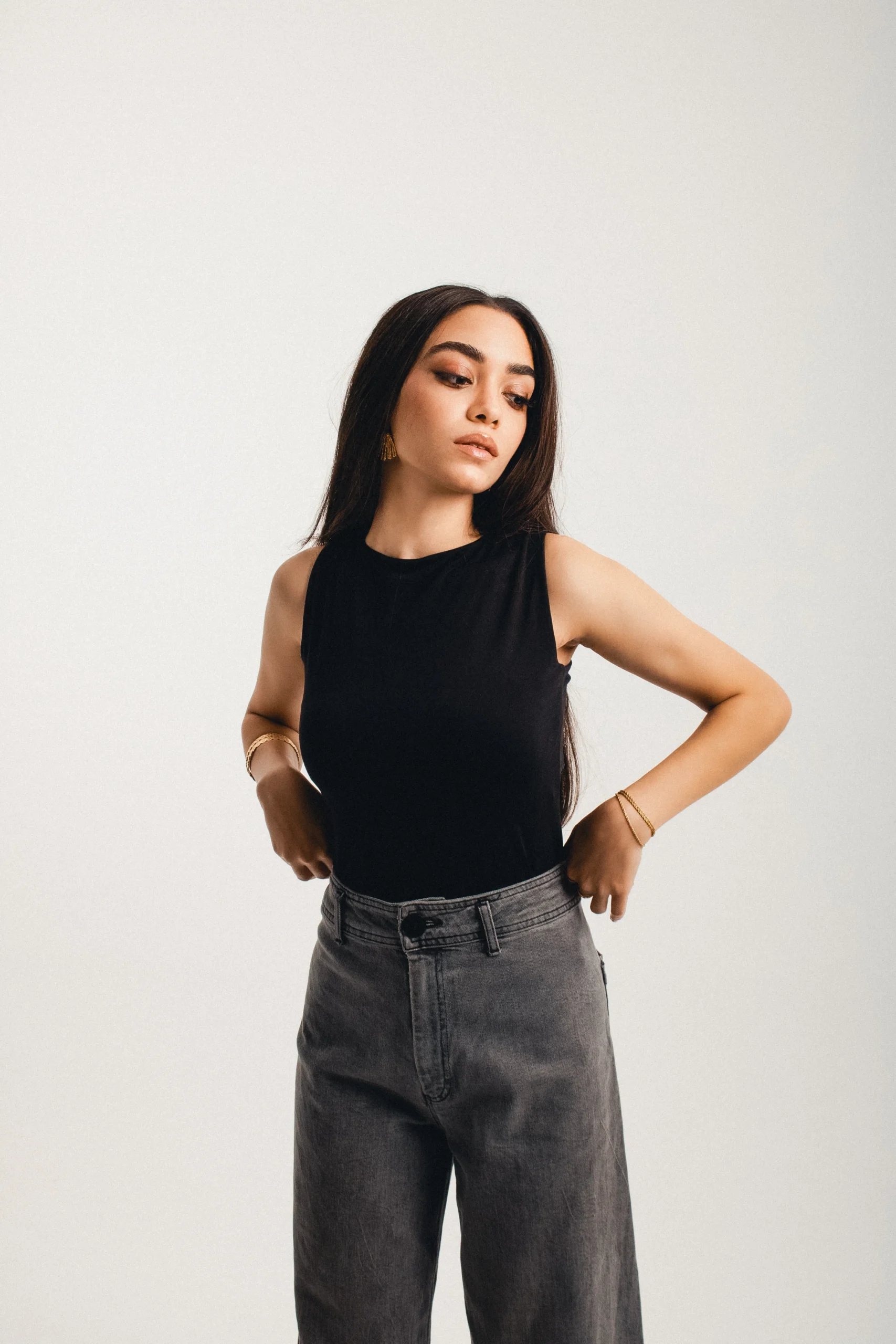 Double-Layered Tank Top (BLACK/WHITE) - Image 3